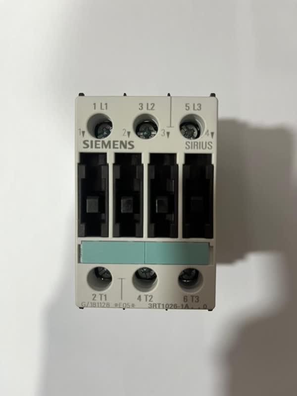 کنتاکتور 3RT1023-1AP00 4KW 220 V AC زیمنس
